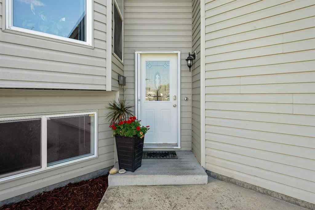 MLS® A2245370 - 101 Laurel Close  in Laurel Blackfalds, Residential