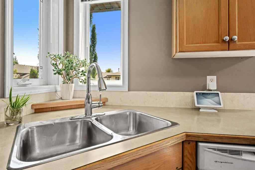 MLS® A2245370 - 101 Laurel Close  in Laurel Blackfalds, Residential