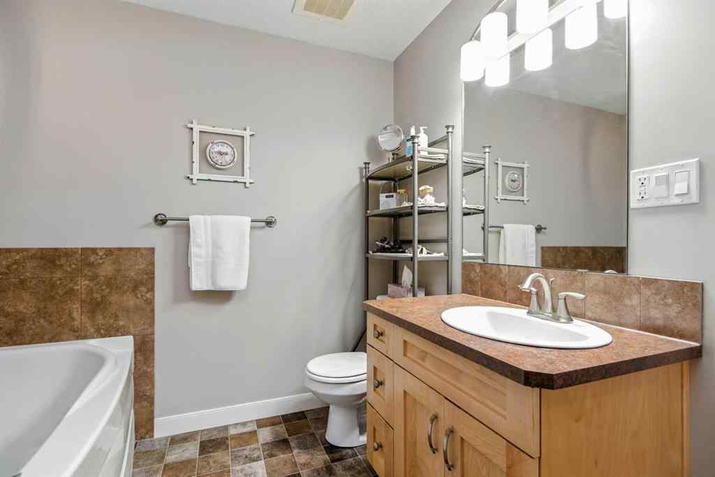 MLS® A2245379 - Unit #315 5213 61 Street  in Highland Green Estates Red Deer, Residential