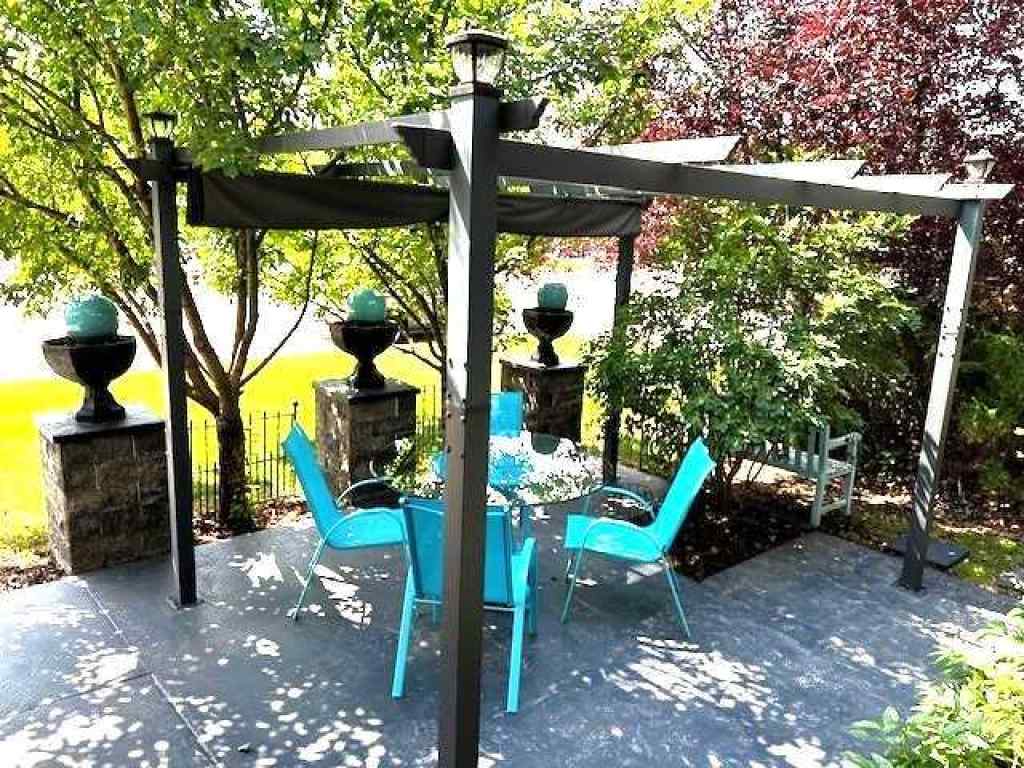 MLS® A2245397 - 63 Discovery Ridge Circle SW in Discovery Ridge Calgary, Residential