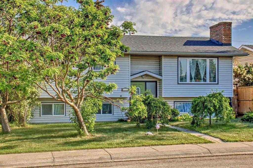 MLS® A2245402 - 319 Manora Drive NE in Marlborough Park Calgary, Residential