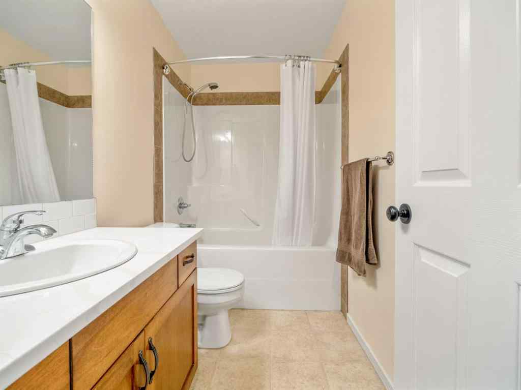 MLS® A2245409 - 656 Florence Ho Leong Crescent N in Legacy Ridge / Hardieville Lethbridge, Residential