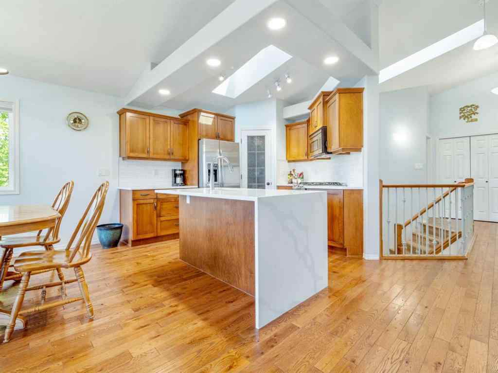 MLS® A2245409 - 656 Florence Ho Leong Crescent N in Legacy Ridge / Hardieville Lethbridge, Residential
