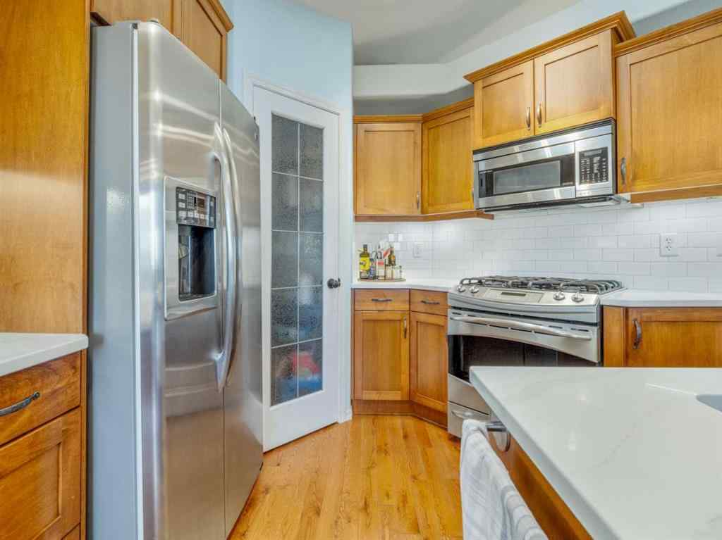 MLS® A2245409 - 656 Florence Ho Leong Crescent N in Legacy Ridge / Hardieville Lethbridge, Residential