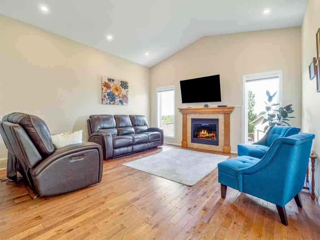 MLS® A2245409 - 656 Florence Ho Leong Crescent N in Legacy Ridge / Hardieville Lethbridge, Residential