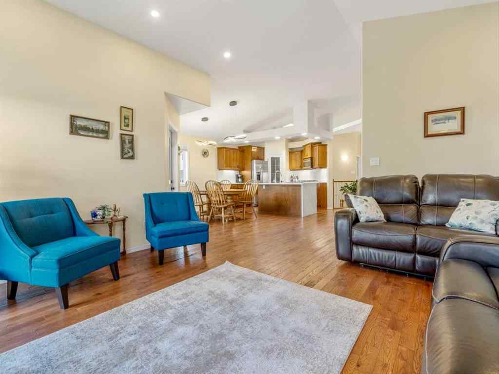MLS® A2245409 - 656 Florence Ho Leong Crescent N in Legacy Ridge / Hardieville Lethbridge, Residential
