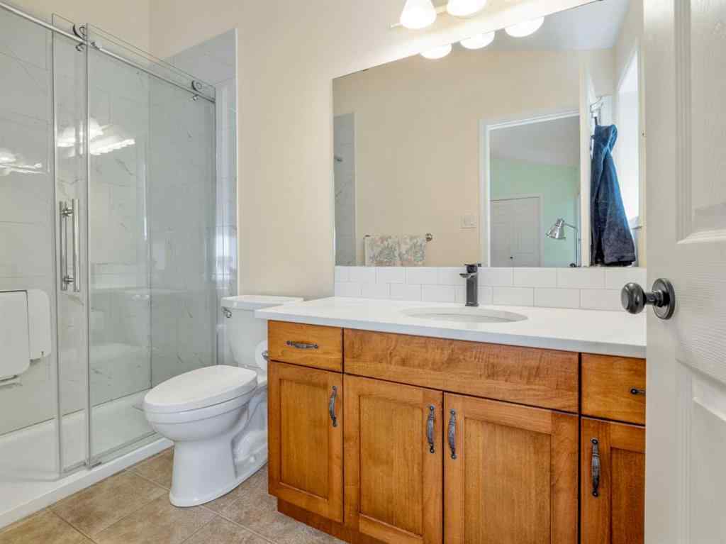 MLS® A2245409 - 656 Florence Ho Leong Crescent N in Legacy Ridge / Hardieville Lethbridge, Residential