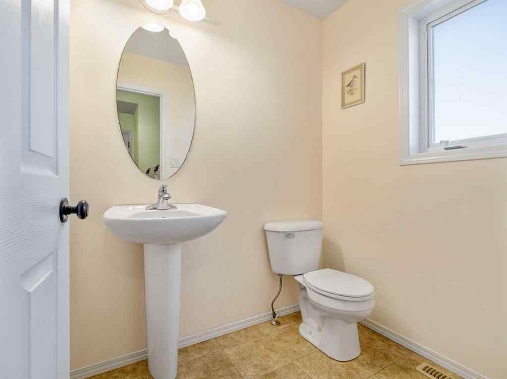 MLS® A2245409 - 656 Florence Ho Leong Crescent N in Legacy Ridge / Hardieville Lethbridge, Residential