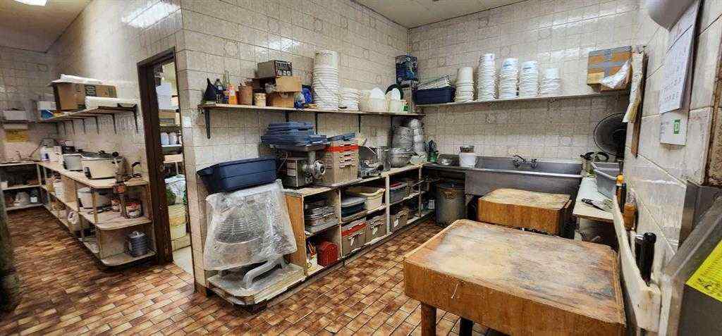 MLS® A2245413 - 425 13 Street N in Westminster Lethbridge, Commercial