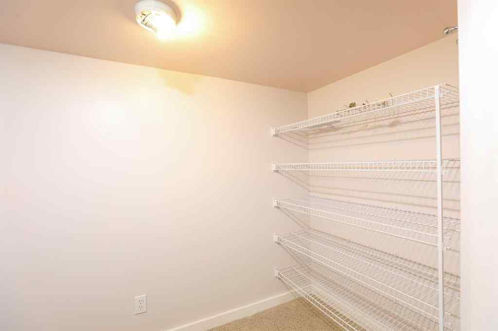 MLS® A2245424 - 72 Broadway  S in NONE Raymond, Residential