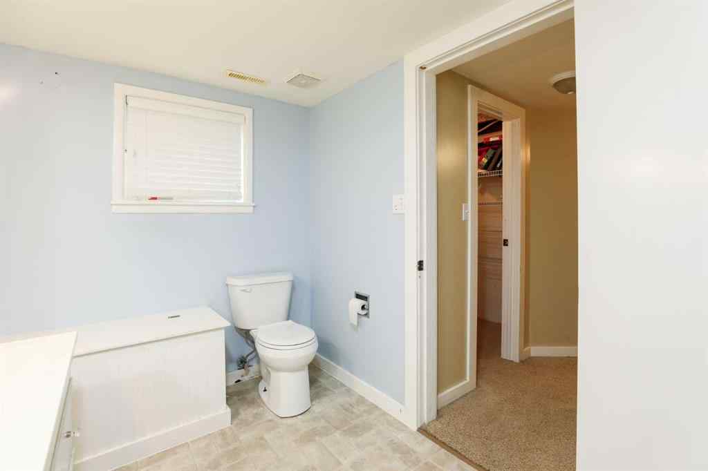 MLS® A2245424 - 72 Broadway  S in NONE Raymond, Residential