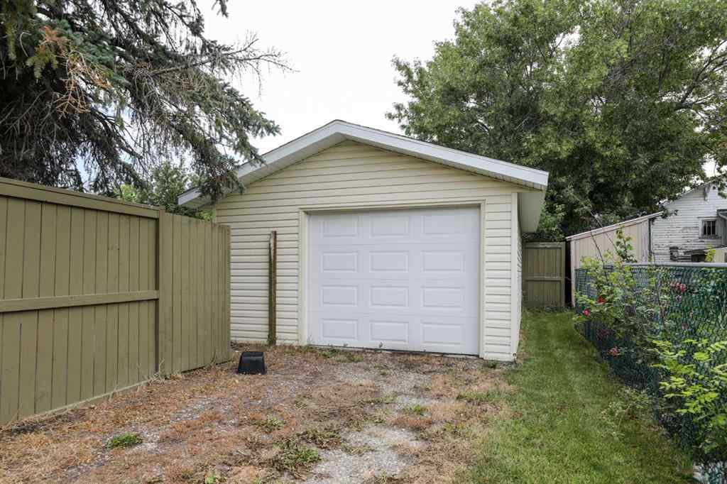 MLS® A2245424 - 72 Broadway  S in NONE Raymond, Residential