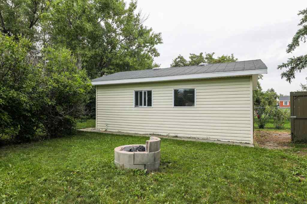MLS® A2245424 - 72 Broadway  S in NONE Raymond, Residential
