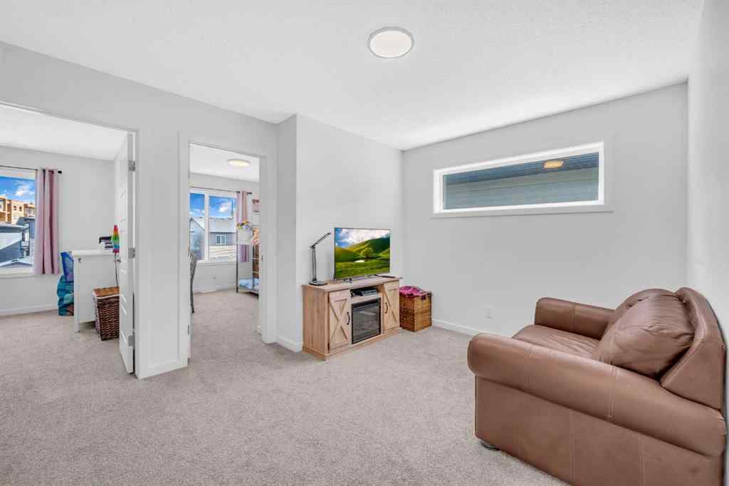 MLS® A2245427 - 18 Wolf Creek Rise SE in Wolf Willow Calgary, Residential