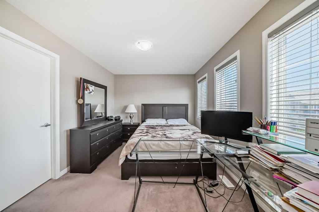 MLS® A2245432 - 48 Yorkville Avenue SW in Yorkville Calgary, Residential