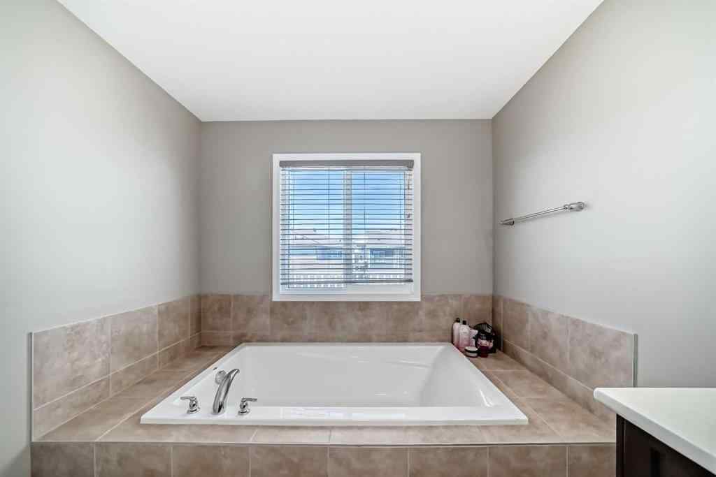 MLS® A2245432 - 48 Yorkville Avenue SW in Yorkville Calgary, Residential