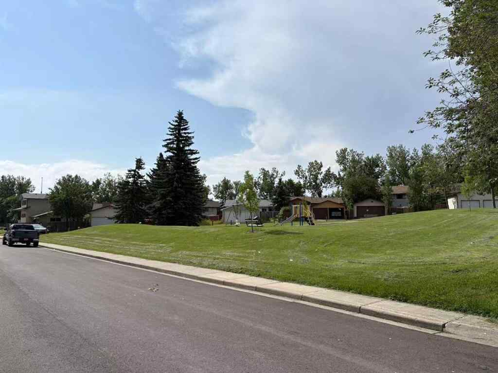 MLS® A2245438 - 28 Berkley Close NW in Beddington Heights Calgary, Residential