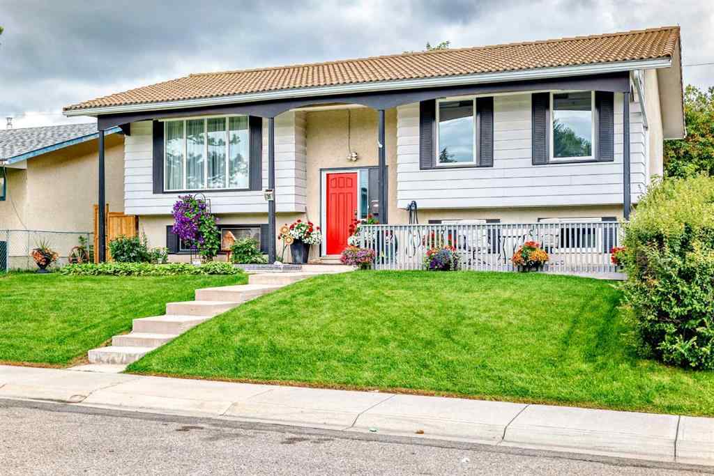 MLS® A2245459 - 35 Pensville Road SE in Penbrooke Meadows Calgary, Residential