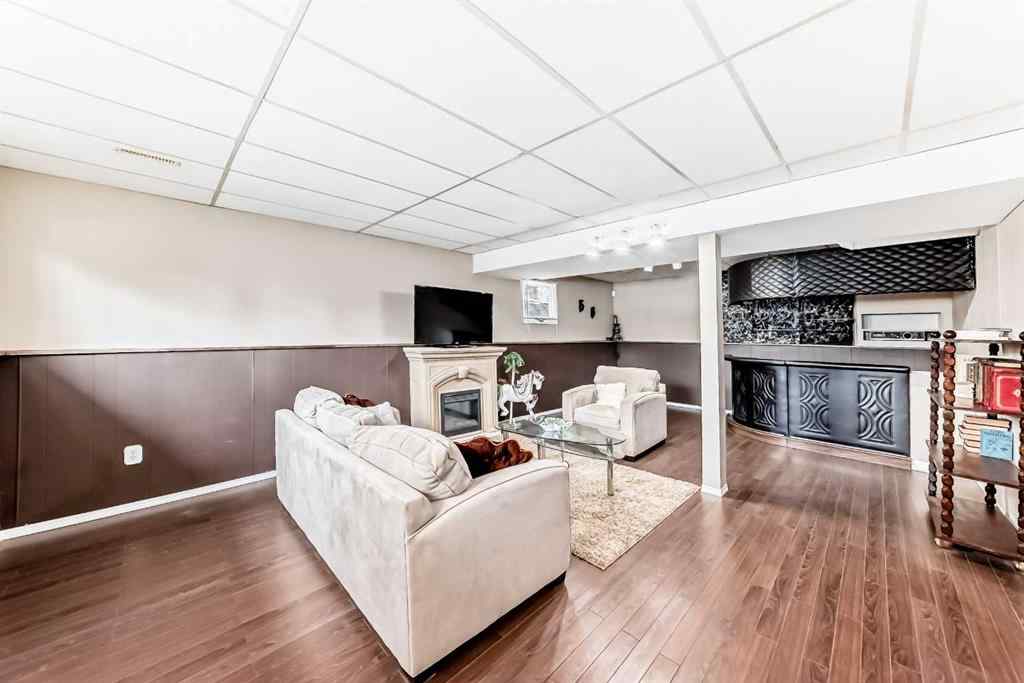 MLS® A2245459 - 35 Pensville Road SE in Penbrooke Meadows Calgary, Residential