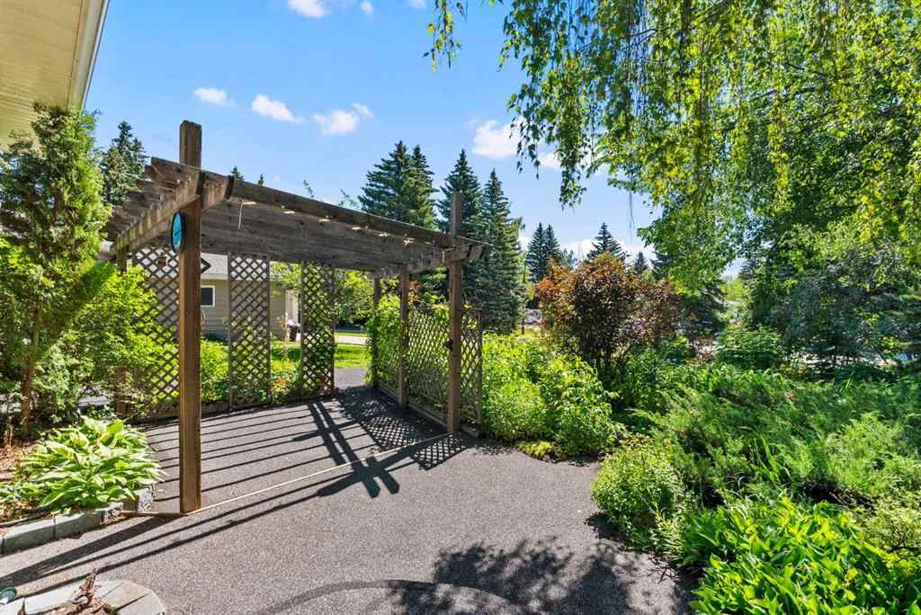 MLS® A2245460 - 210 Dalgleish Bay NW in Dalhousie Calgary, Residential