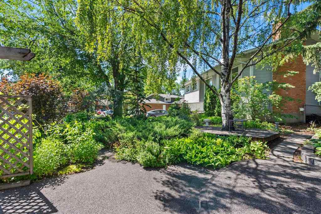 MLS® A2245460 - 210 Dalgleish Bay NW in Dalhousie Calgary, Residential