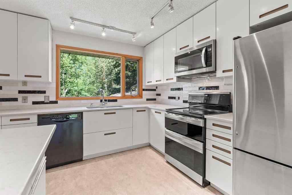 MLS® A2245460 - 210 Dalgleish Bay NW in Dalhousie Calgary, Residential