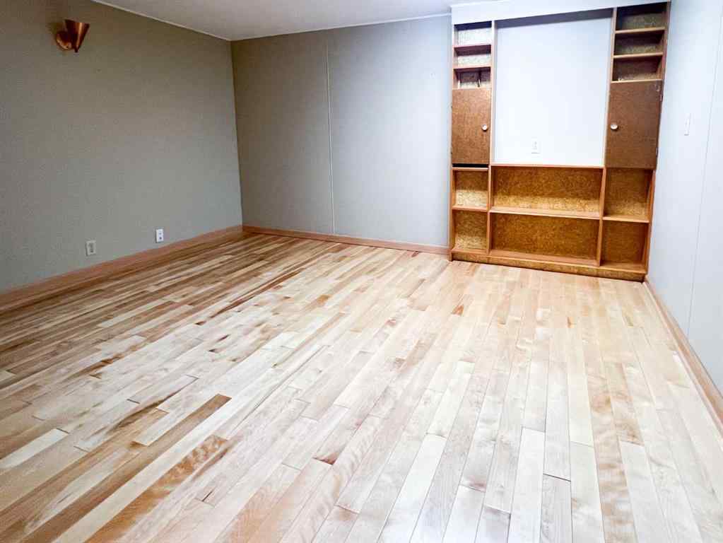 MLS® A2245468 - 85 Malibou Road SW in Meadowlark Park Calgary, Residential