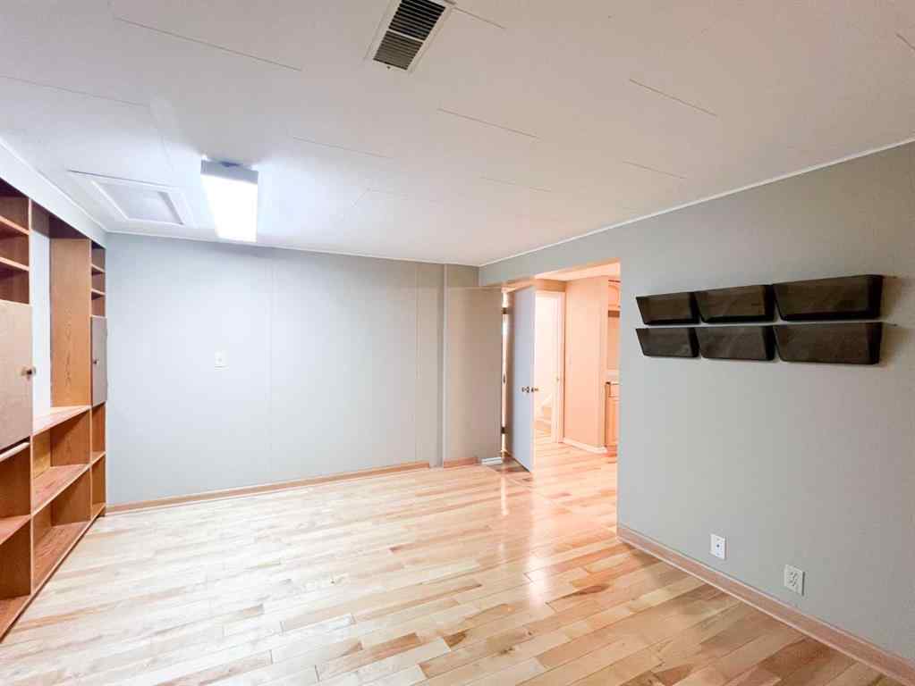 MLS® A2245468 - 85 Malibou Road SW in Meadowlark Park Calgary, Residential