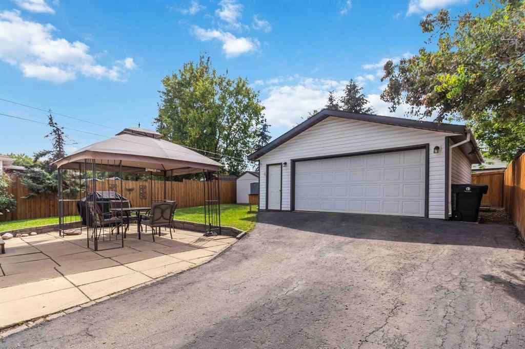 MLS® A2245469 - 129 Ermine Crescent  in Thickwood Fort McMurray, Residential