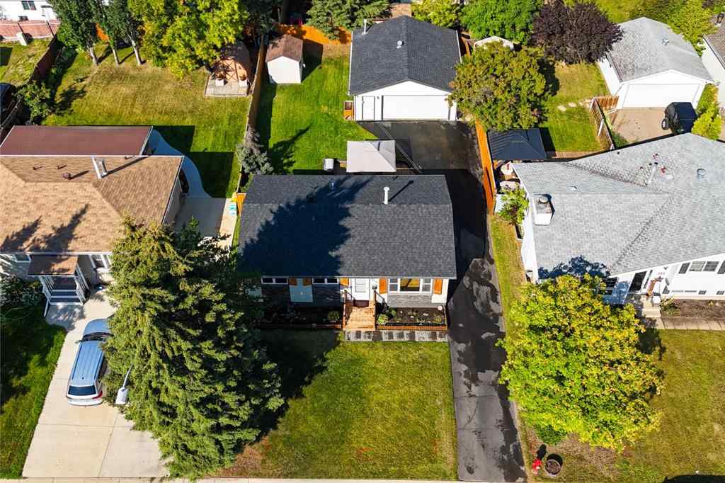 MLS® A2245469 - 129 Ermine Crescent  in Thickwood Fort McMurray, Residential
