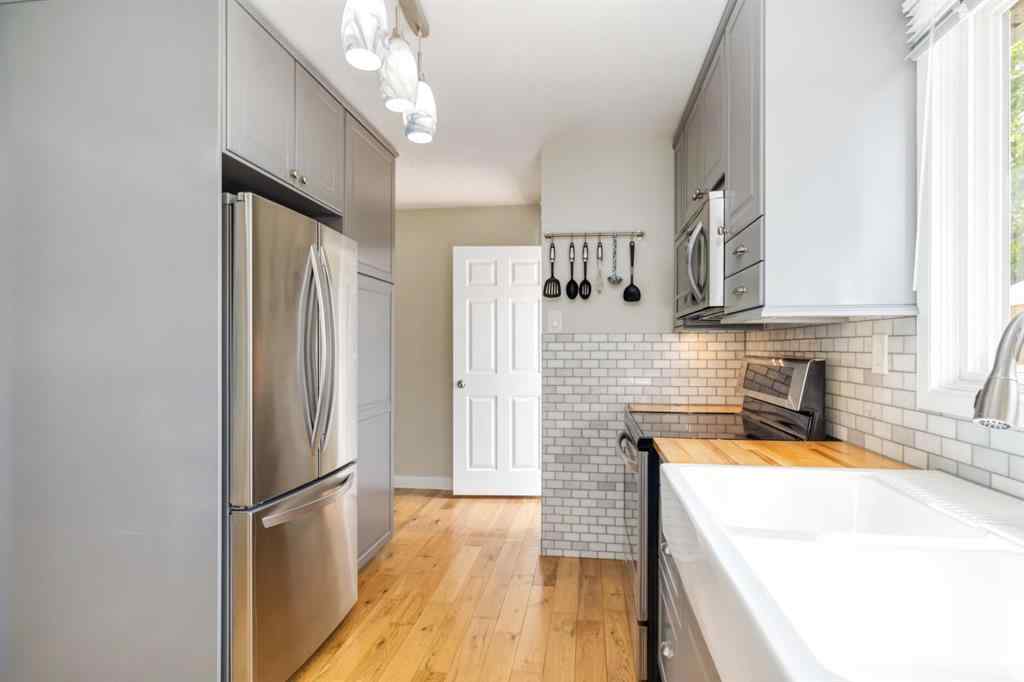MLS® A2245469 - 129 Ermine Crescent  in Thickwood Fort McMurray, Residential