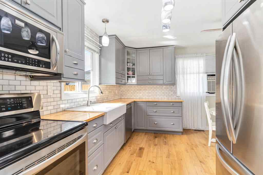 MLS® A2245469 - 129 Ermine Crescent  in Thickwood Fort McMurray, Residential