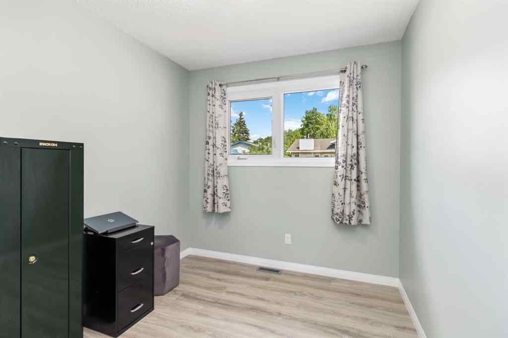 MLS® A2245469 - 129 Ermine Crescent  in Thickwood Fort McMurray, Residential