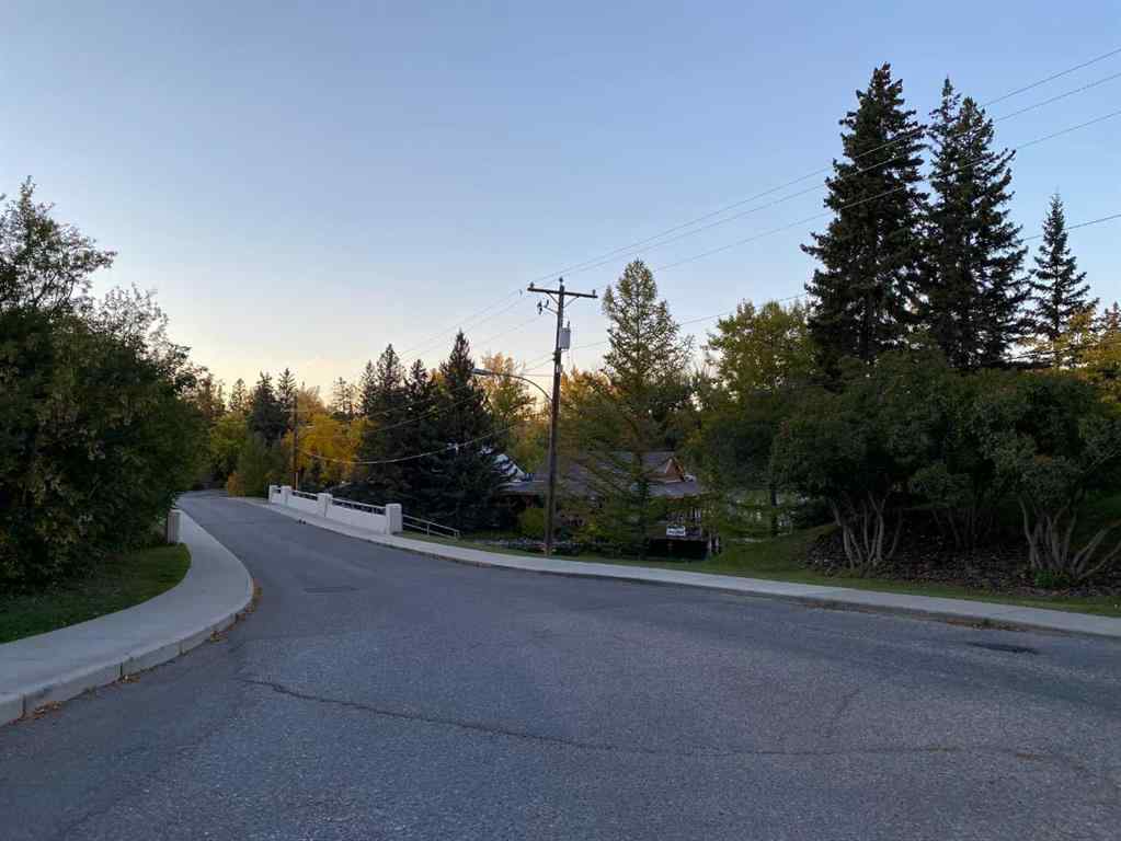 MLS® A2245495 - 7711 47 Avenue NW in Bowness Calgary, Residential