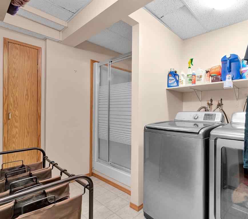 MLS® A2245500 - 31 West Edge Road  in West Valley Cochrane, Residential