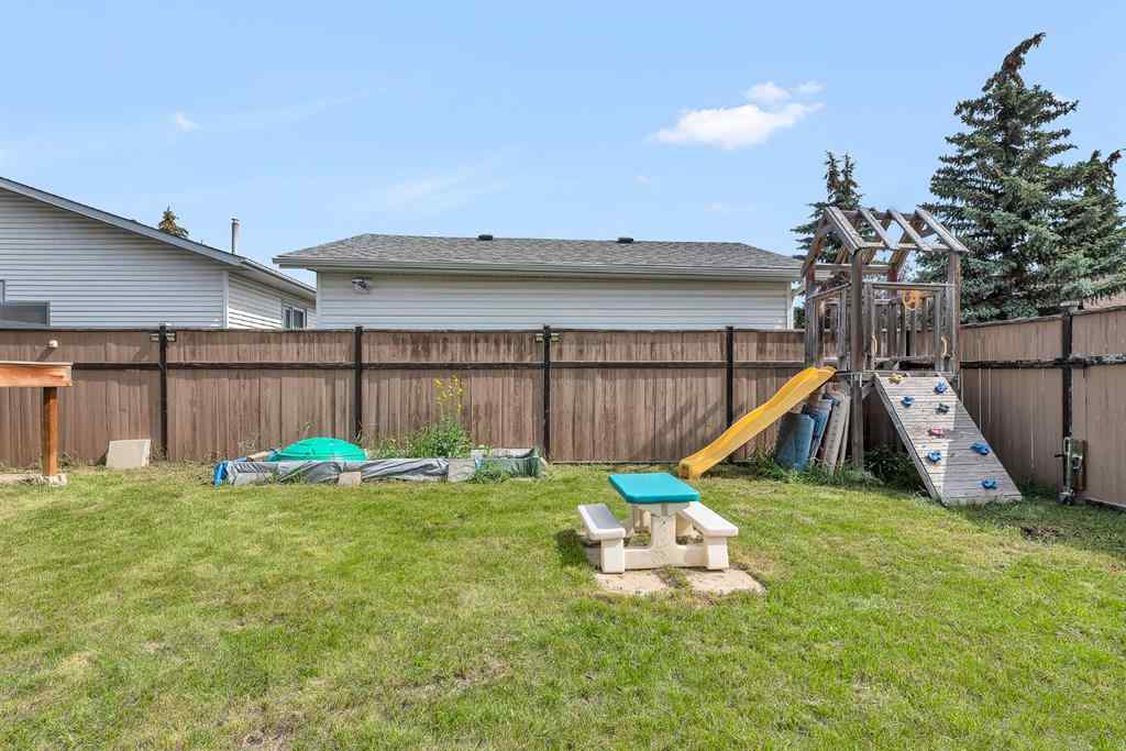 MLS® A2245500 - 31 West Edge Road  in West Valley Cochrane, Residential