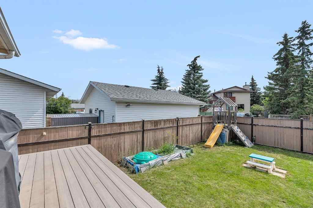 MLS® A2245500 - 31 West Edge Road  in West Valley Cochrane, Residential