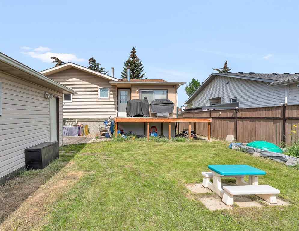 MLS® A2245500 - 31 West Edge Road  in West Valley Cochrane, Residential