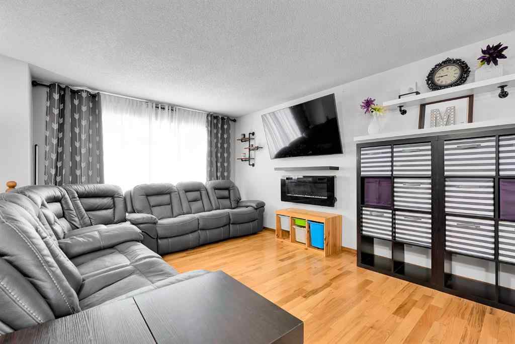 MLS® A2245500 - 31 West Edge Road  in West Valley Cochrane, Residential