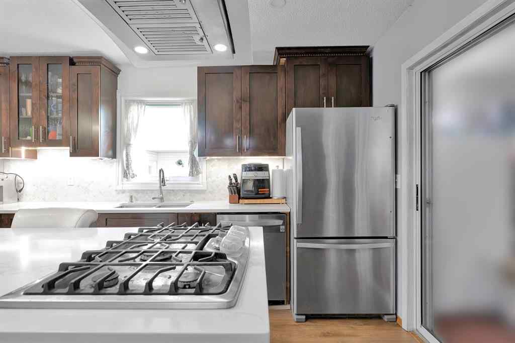 MLS® A2245500 - 31 West Edge Road  in West Valley Cochrane, Residential