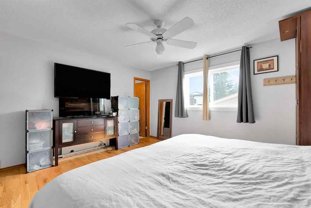 MLS® A2245500 - 31 West Edge Road  in West Valley Cochrane, Residential