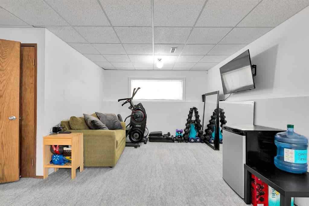 MLS® A2245500 - 31 West Edge Road  in West Valley Cochrane, Residential