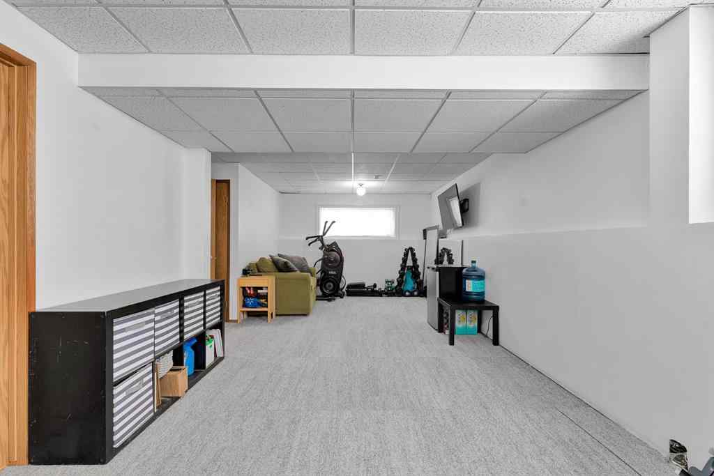 MLS® A2245500 - 31 West Edge Road  in West Valley Cochrane, Residential