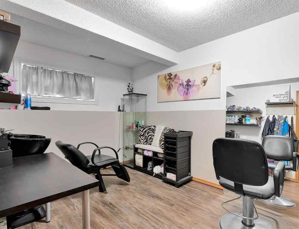 MLS® A2245500 - 31 West Edge Road  in West Valley Cochrane, Residential