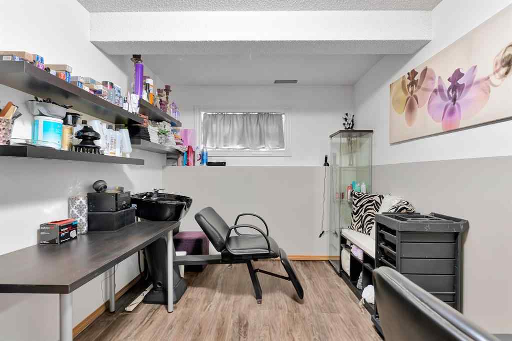 MLS® A2245500 - 31 West Edge Road  in West Valley Cochrane, Residential