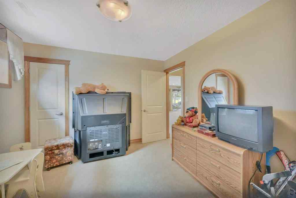 MLS® A2245511 - 160 Daniel Crescent  in Devonshire Red Deer, Residential