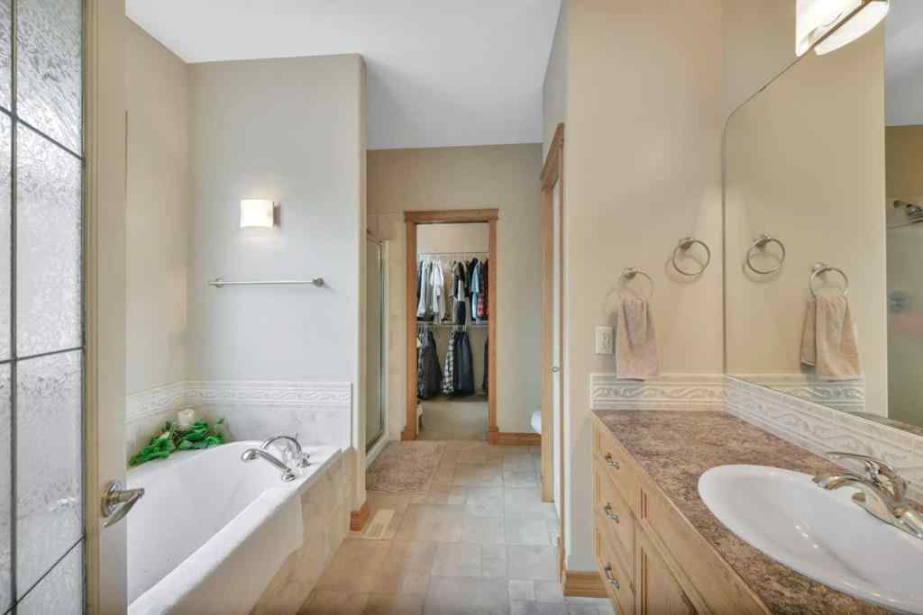 MLS® A2245511 - 160 Daniel Crescent  in Devonshire Red Deer, Residential