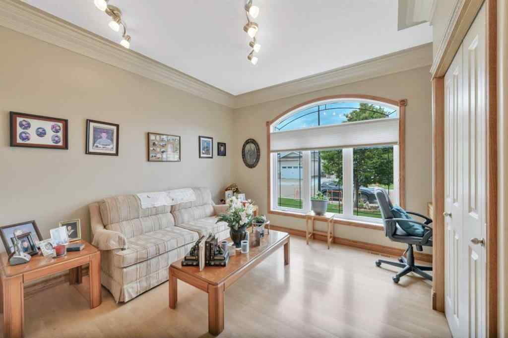 MLS® A2245511 - 160 Daniel Crescent  in Devonshire Red Deer, Residential