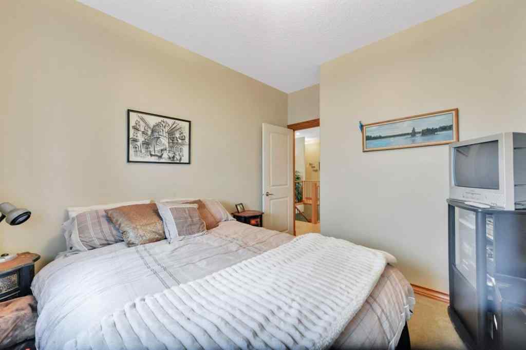 MLS® A2245511 - 160 Daniel Crescent  in Devonshire Red Deer, Residential