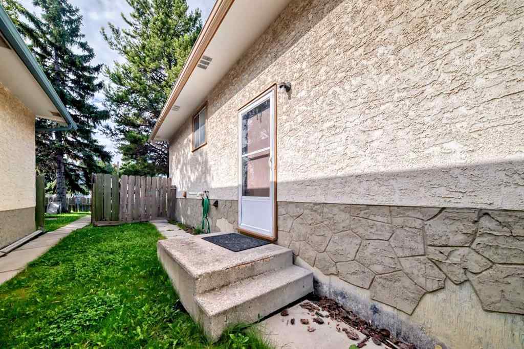 MLS® A2245518 - 6203 Rundlehorn Drive NE in Pineridge Calgary, Residential